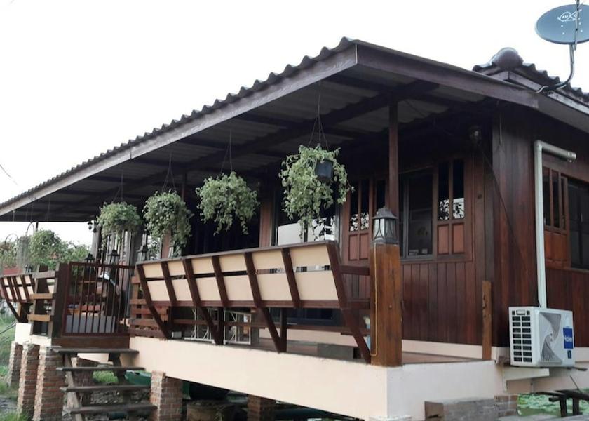 Phra Nakhon Si Ayutthaya Bang Sai Exterior Detail