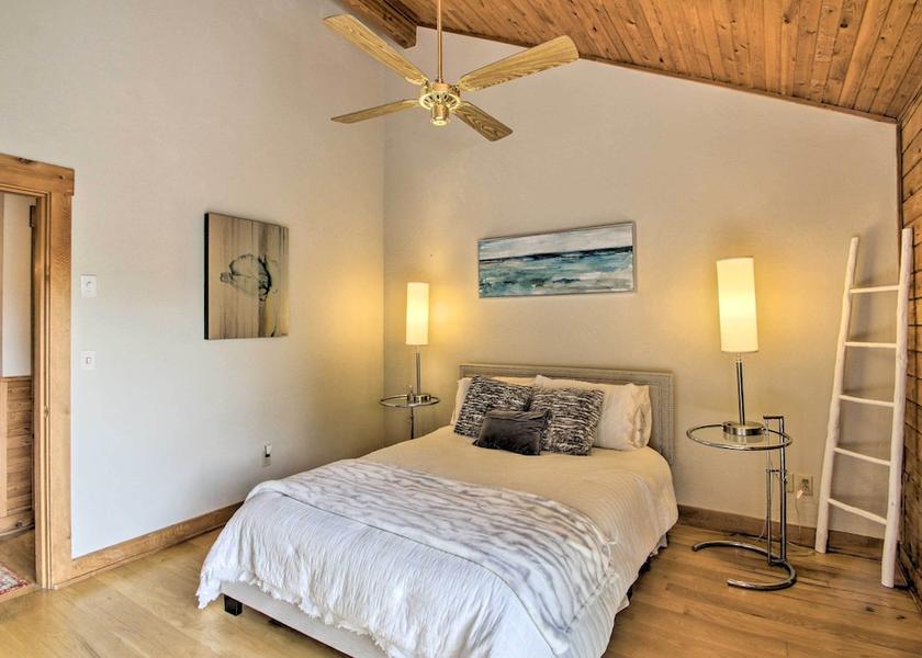 Idaho Harrison Interior Entrance