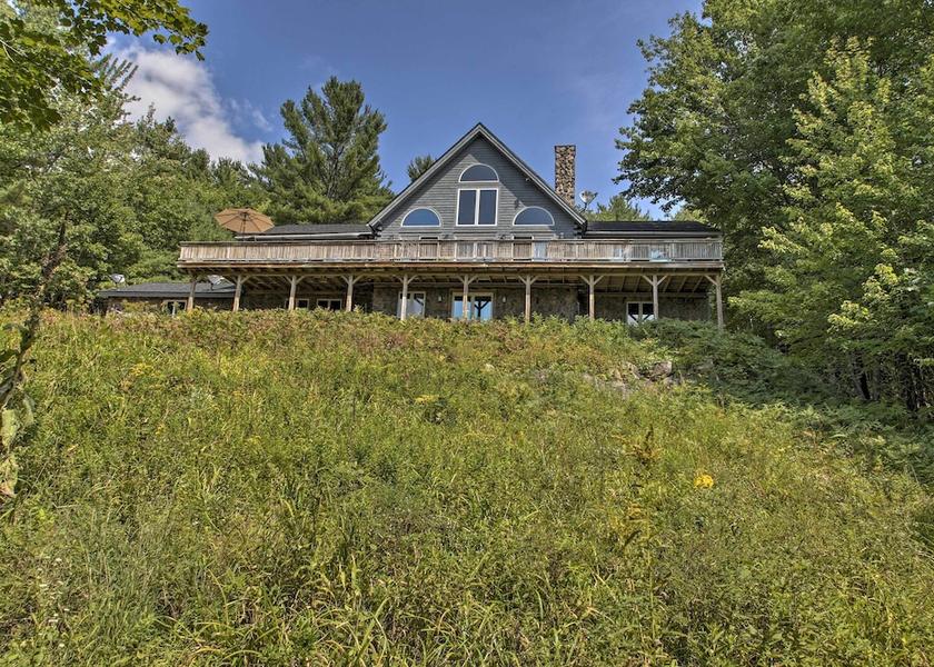 Idaho Harrison Interior Entrance