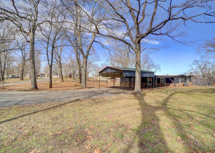Oklahoma Locust Grove Interior Entrance