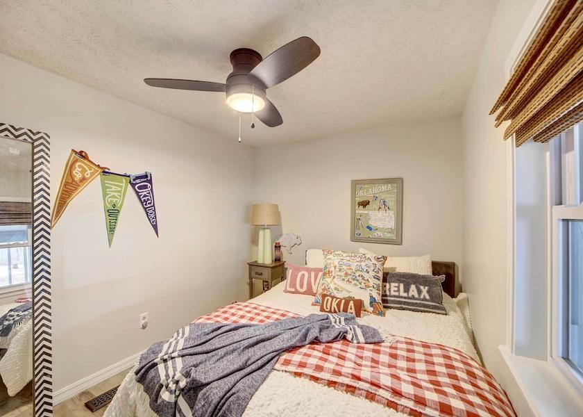 Oklahoma Locust Grove Interior Entrance