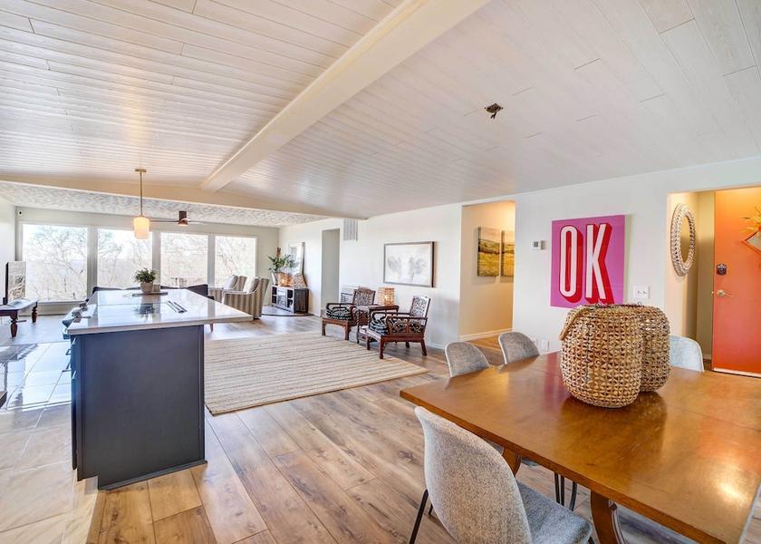 Oklahoma Locust Grove Interior Entrance