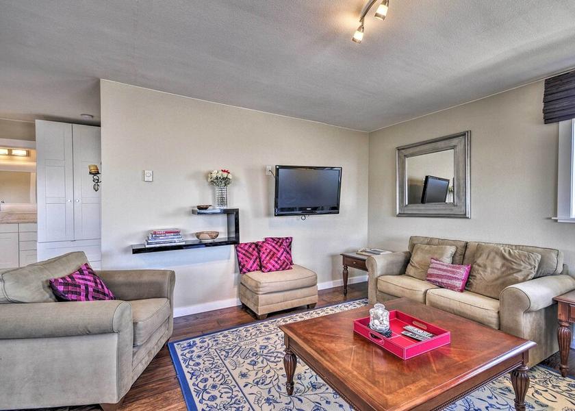 New York Astoria Interior Entrance