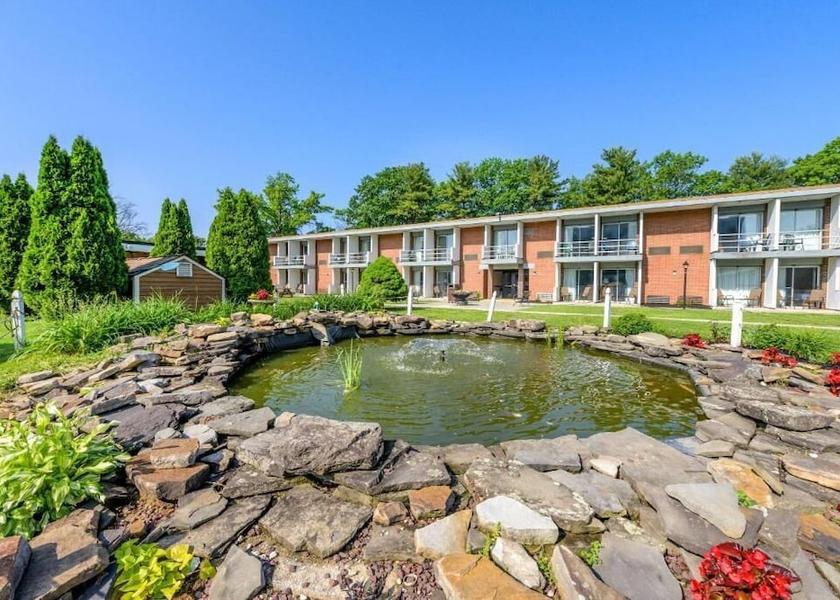 New Hampshire Lebanon Exterior Detail