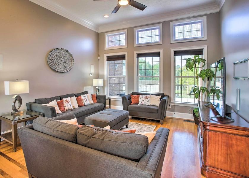 New Hampshire Lebanon Interior Entrance