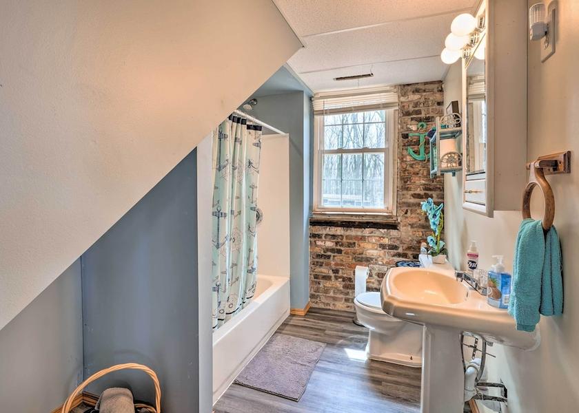 Mississippi Fulton Interior Entrance