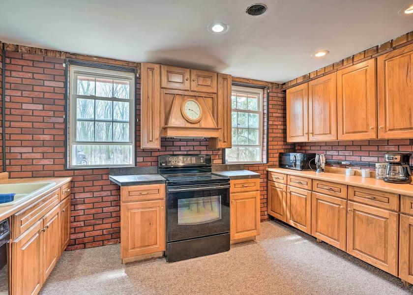 Mississippi Fulton Interior Entrance