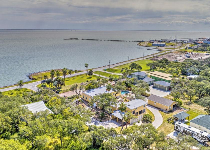 Mississippi Fulton Interior Entrance