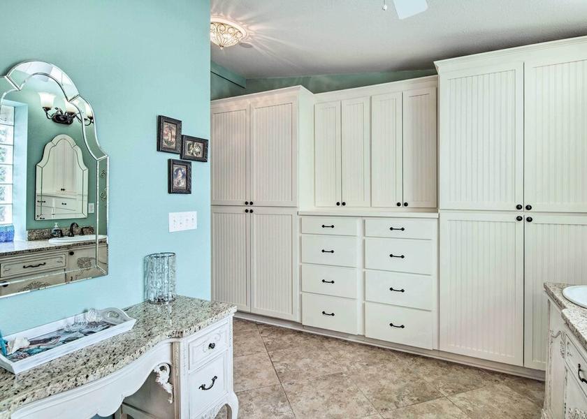 Mississippi Fulton Interior Entrance