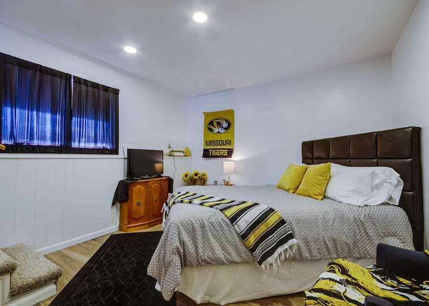 Mississippi Fulton Interior Entrance