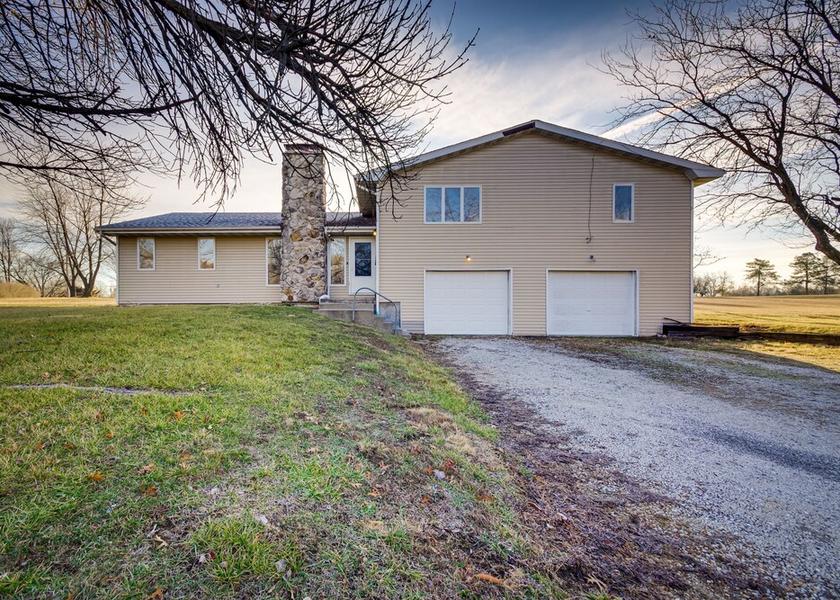 Mississippi Fulton Interior Entrance