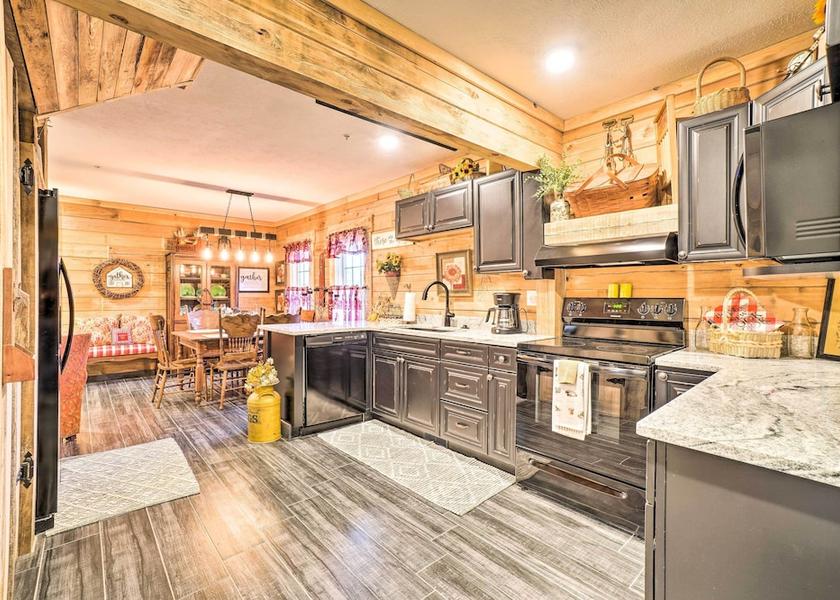 Missouri Hollister Interior Entrance