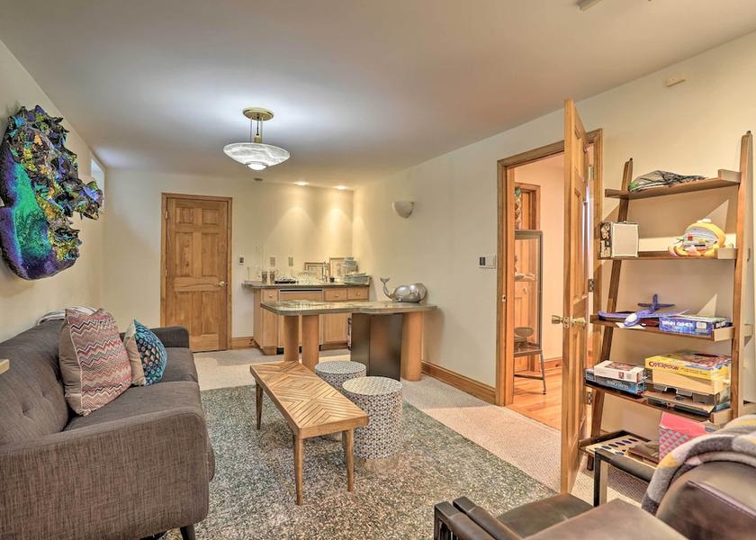 Kentucky Jeffersonville Interior Entrance