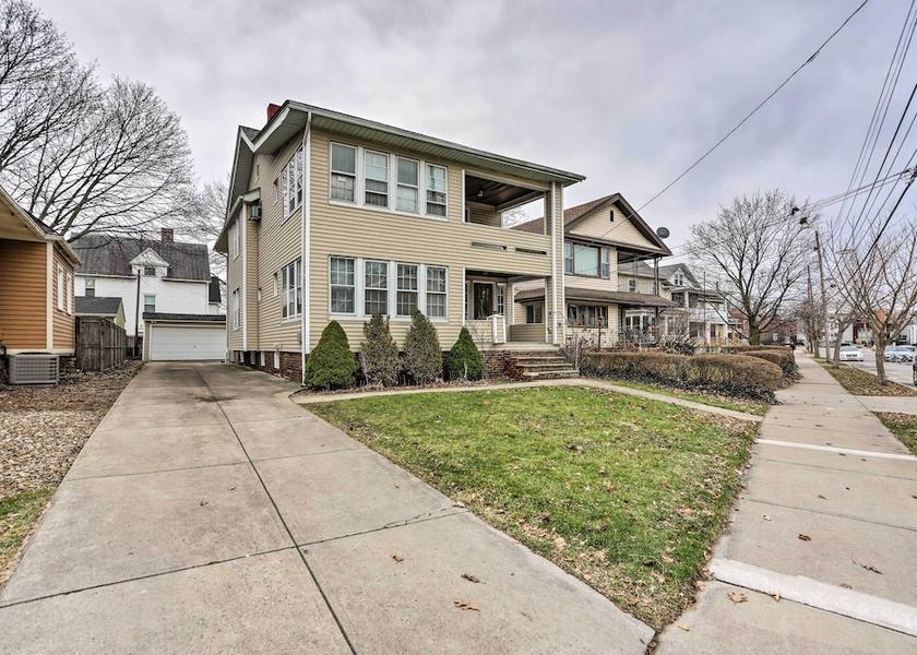 Colorado Lakewood Interior Entrance