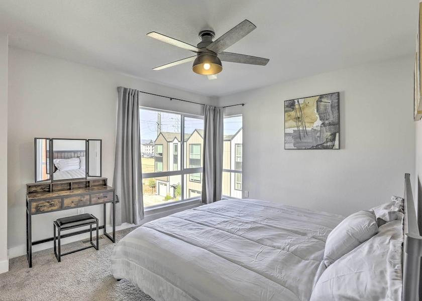 Colorado Lakewood Interior Entrance