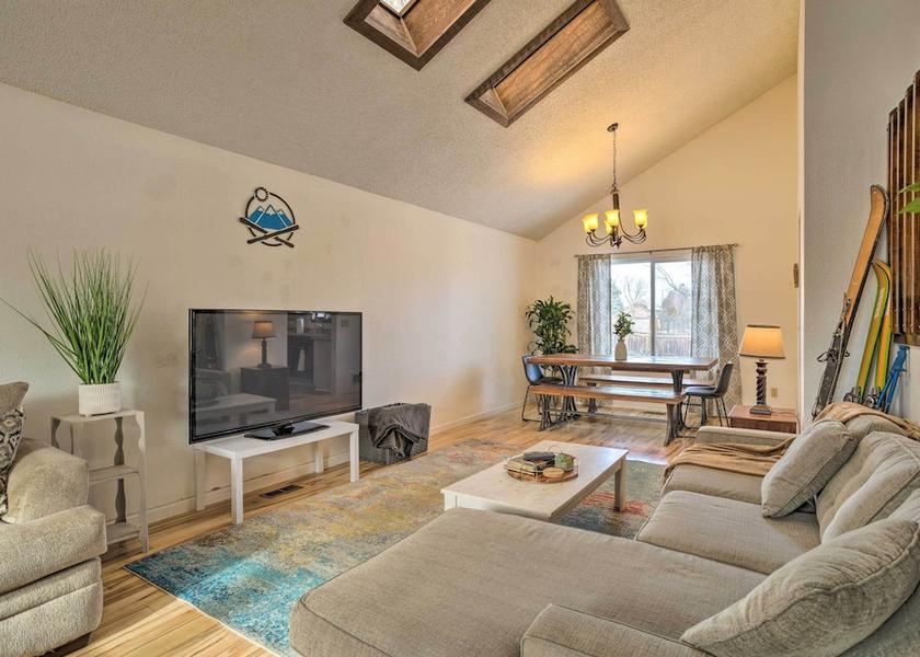 Illinois Aurora Interior Entrance