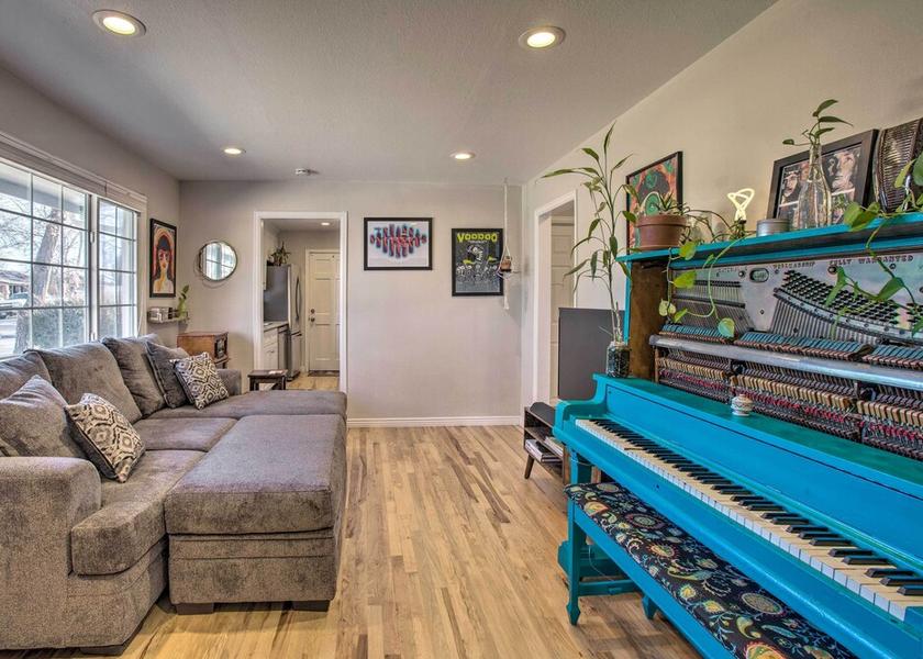 Illinois Aurora Interior Entrance