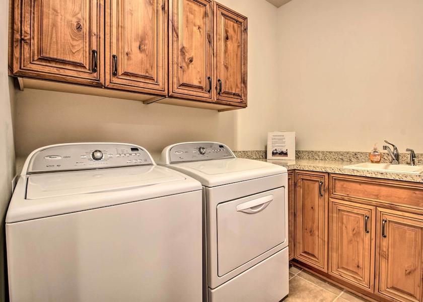 Illinois Aurora Interior Entrance