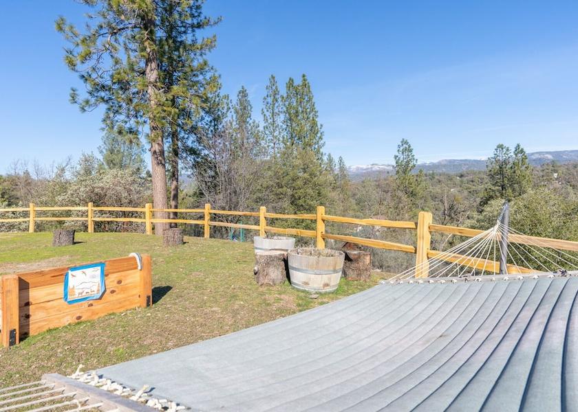 California Oakhurst Property Grounds