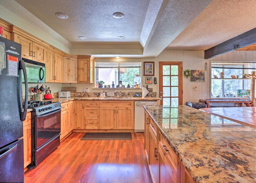 California Oakhurst Interior Entrance