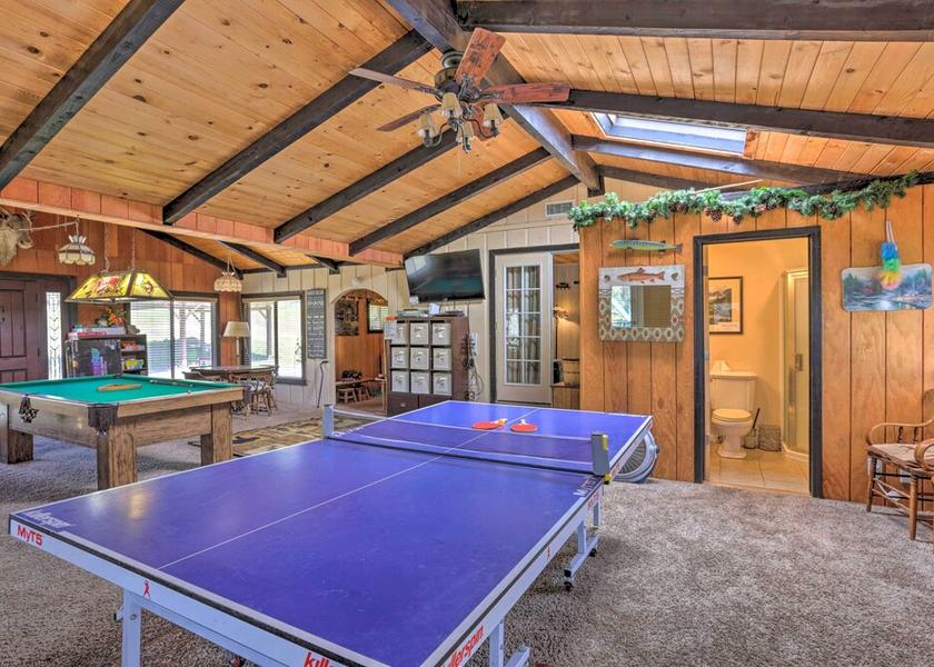 California Oakhurst Interior Entrance