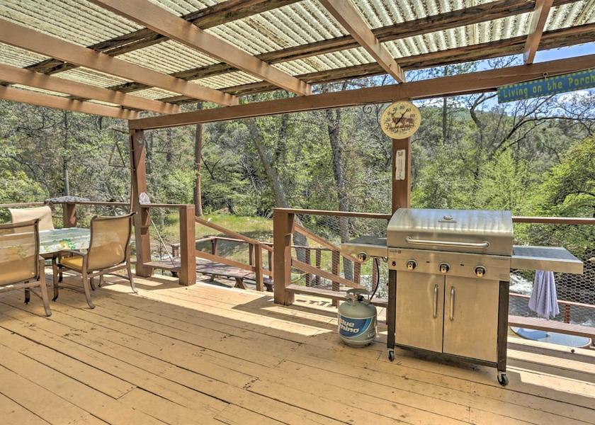 California Oakhurst Interior Entrance