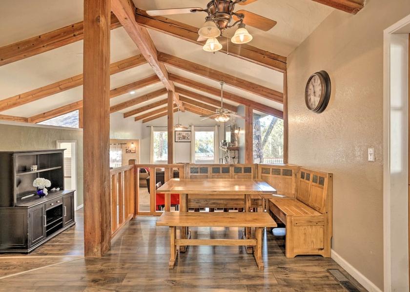 California Oakhurst Interior Entrance