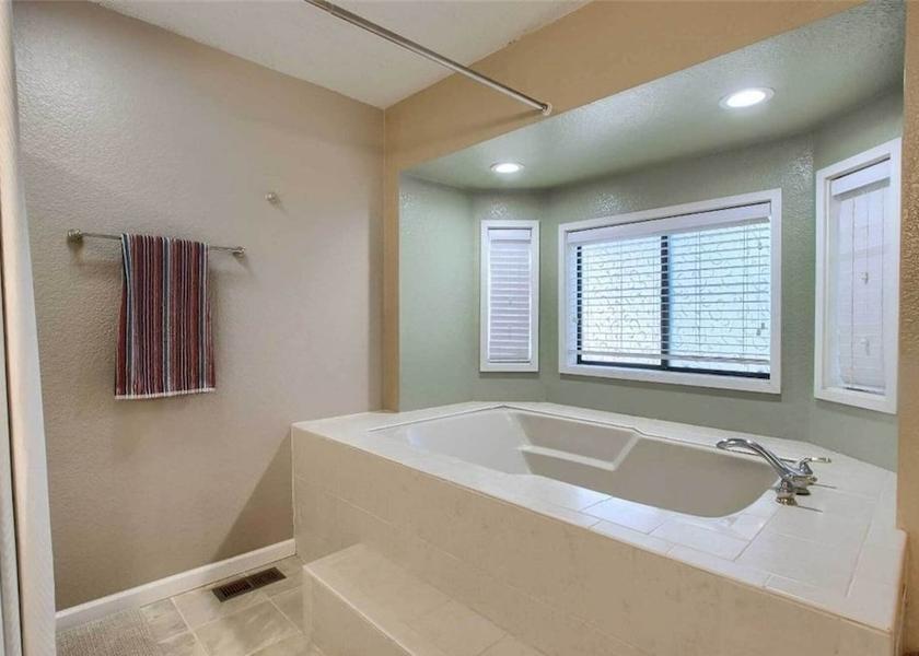 California Oakhurst Interior Entrance