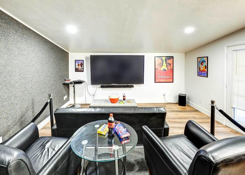 California Oakhurst Interior Entrance