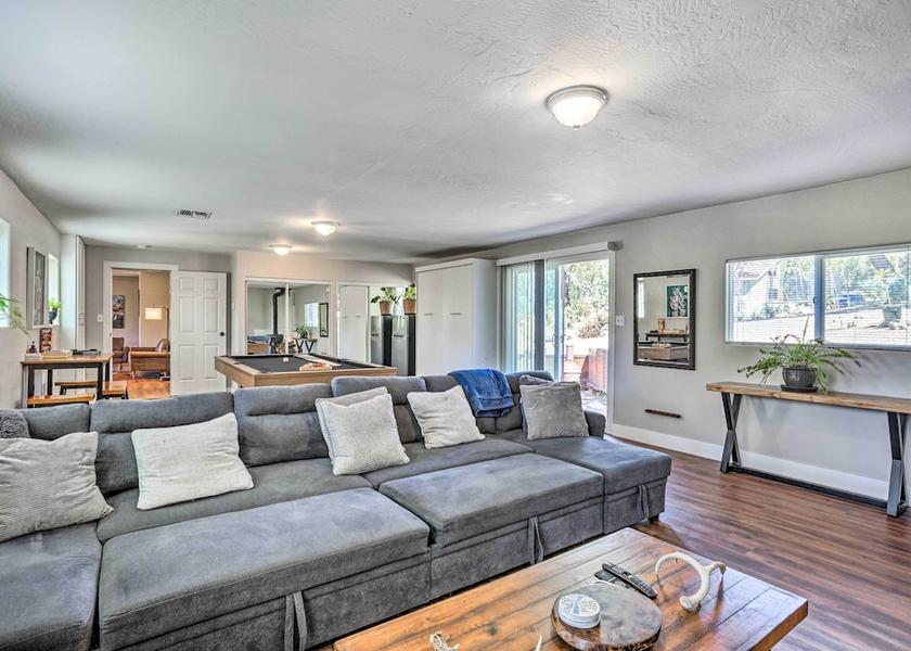 California Oakhurst Interior Entrance