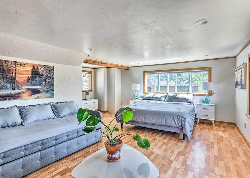 California Oakhurst Interior Entrance