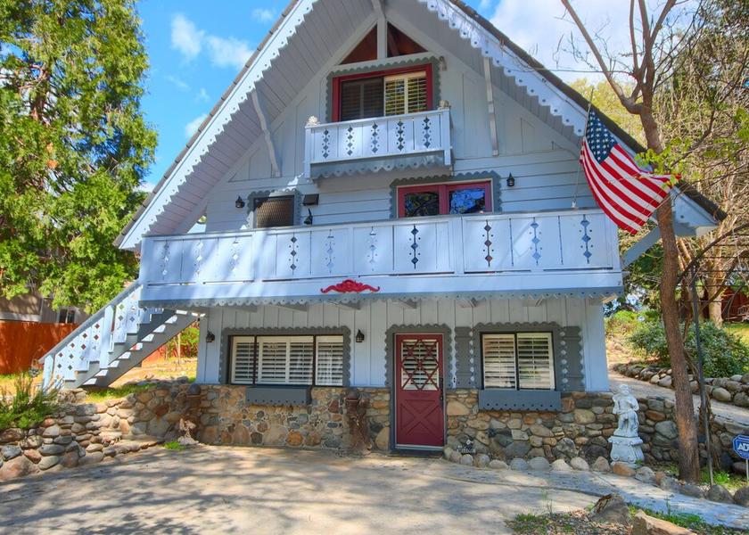 California Oakhurst Entrance