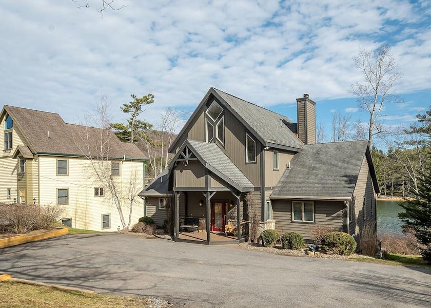 Tennessee Oakland Exterior Detail