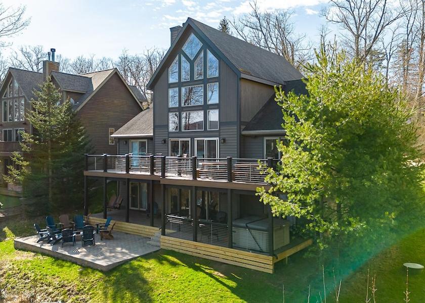 Tennessee Oakland Exterior Detail