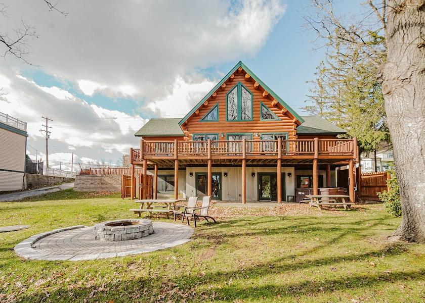 Tennessee Oakland Exterior Detail