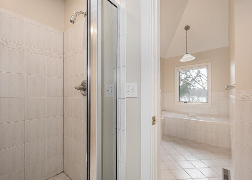 Tennessee Oakland Interior Entrance