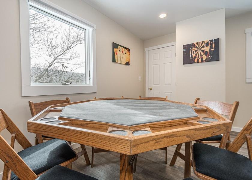 Tennessee Oakland Interior Entrance