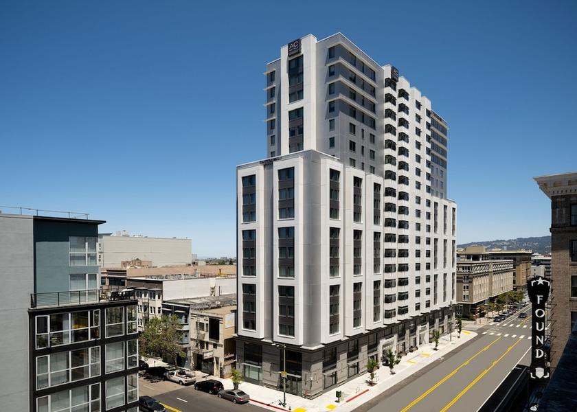 Tennessee Oakland Exterior Detail