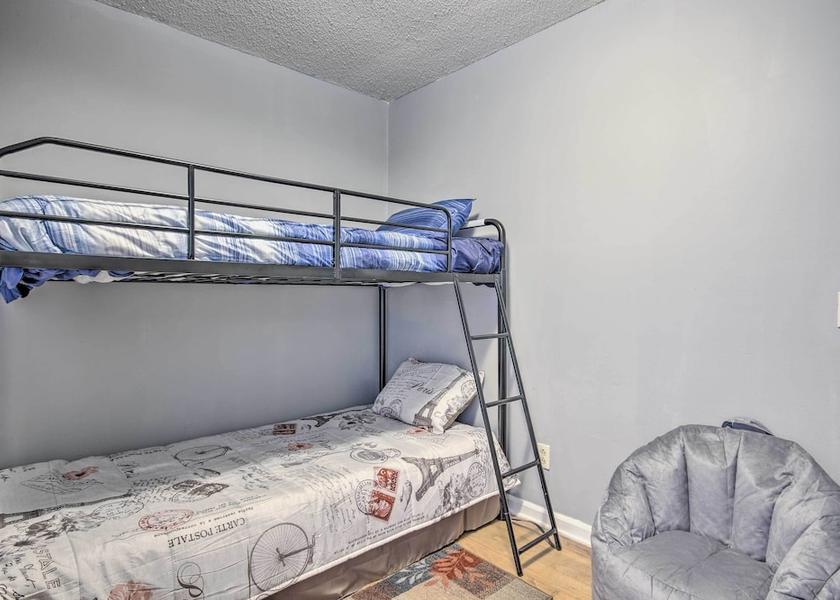 Tennessee Oakland Interior Entrance