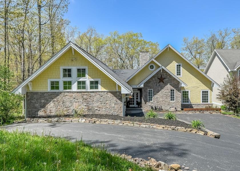 Tennessee Oakland Exterior Detail