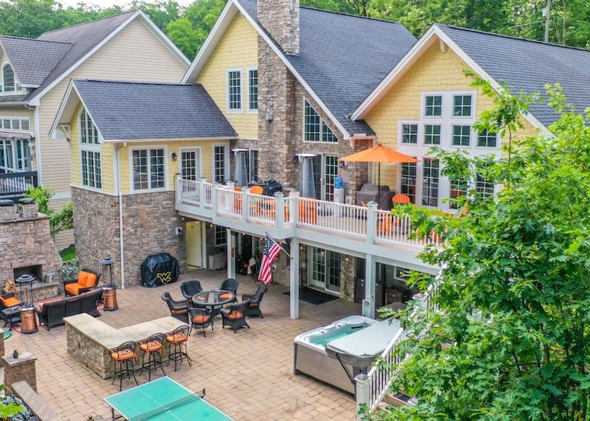 Tennessee Oakland Exterior Detail