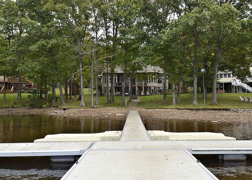 Tennessee Oakland Property Grounds