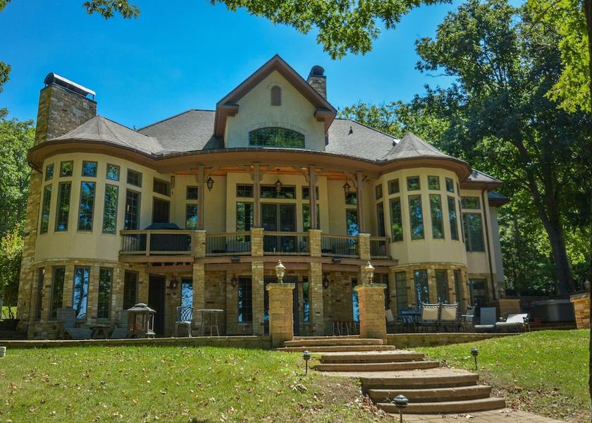 Tennessee Oakland Exterior Detail