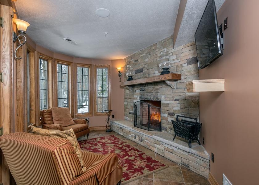 Tennessee Oakland Living Area