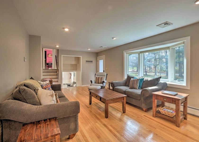 Minnesota Woodbury Interior Entrance