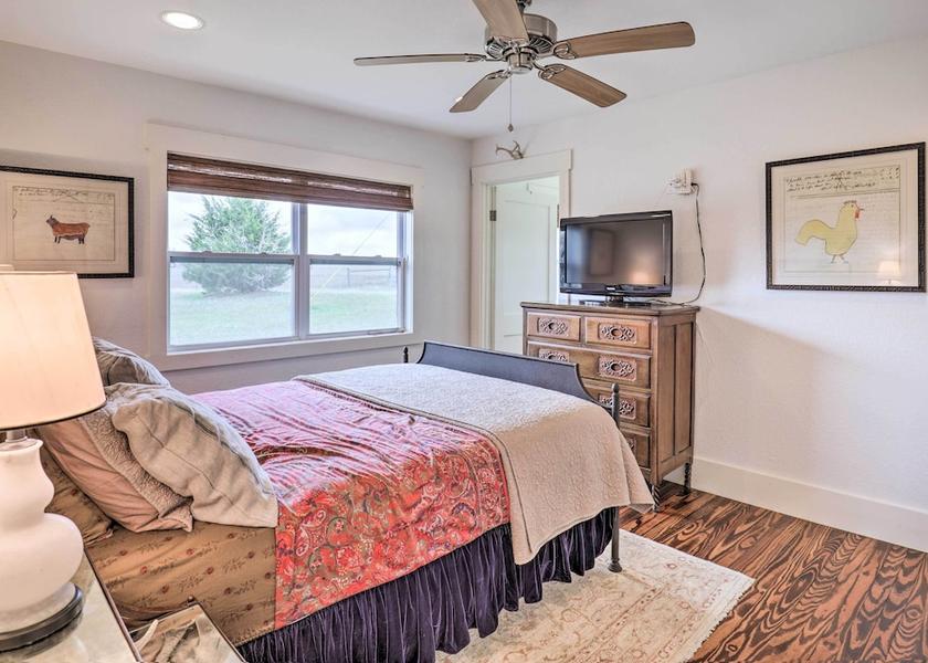 Texas La Grange Interior Entrance