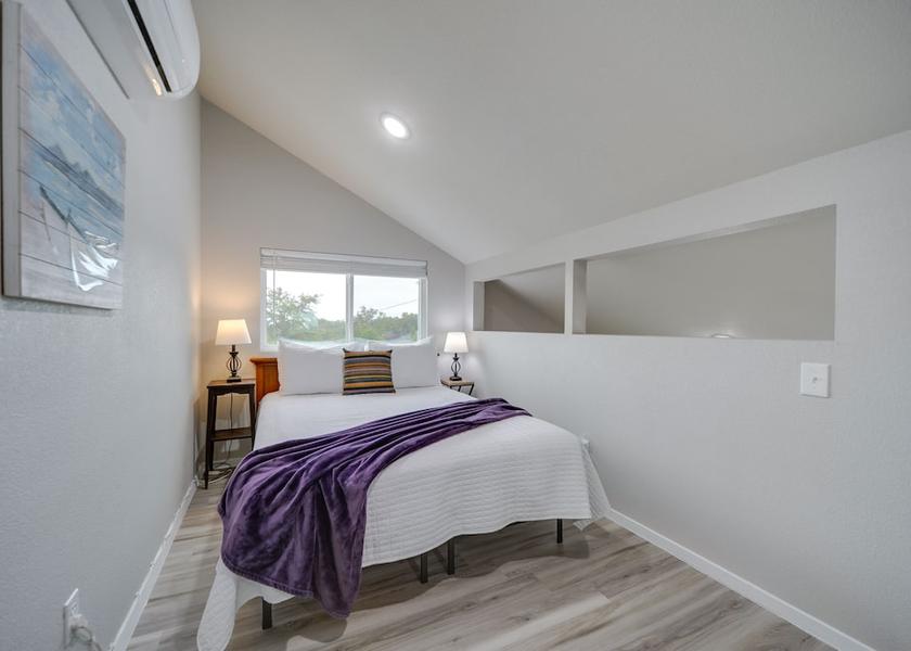 California Canyon Lake Interior Entrance