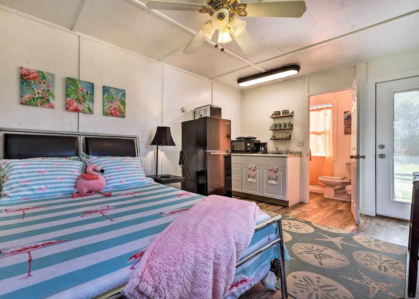 California Canyon Lake Interior Entrance