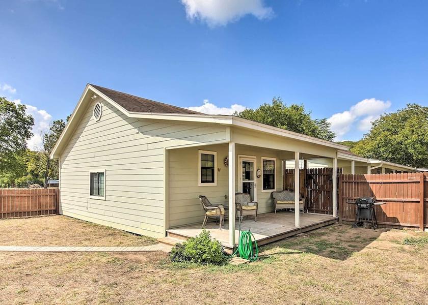 California Canyon Lake Interior Entrance