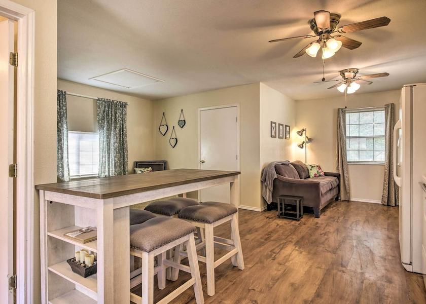 California Canyon Lake Interior Entrance